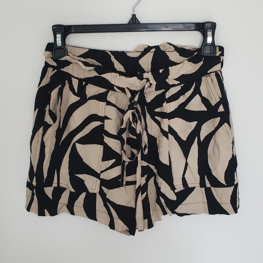 Women Sanctuary Black and Tan Shorts Size XS
